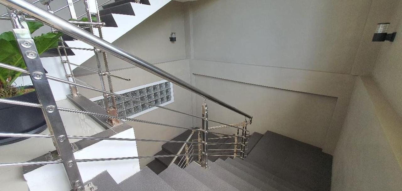 Reddoorz Plus Near Siloam Hospital Balikpapan Dış mekan fotoğraf